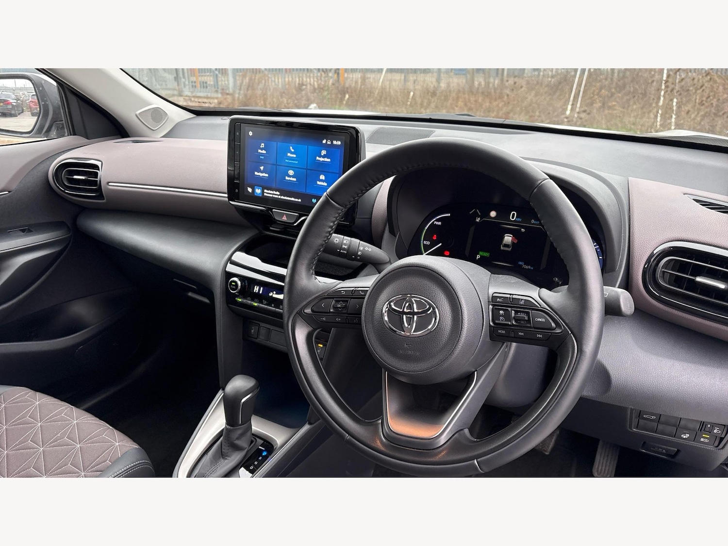 Used Toyota Yaris Cross 2023 for sale - 77425514: Photo 8