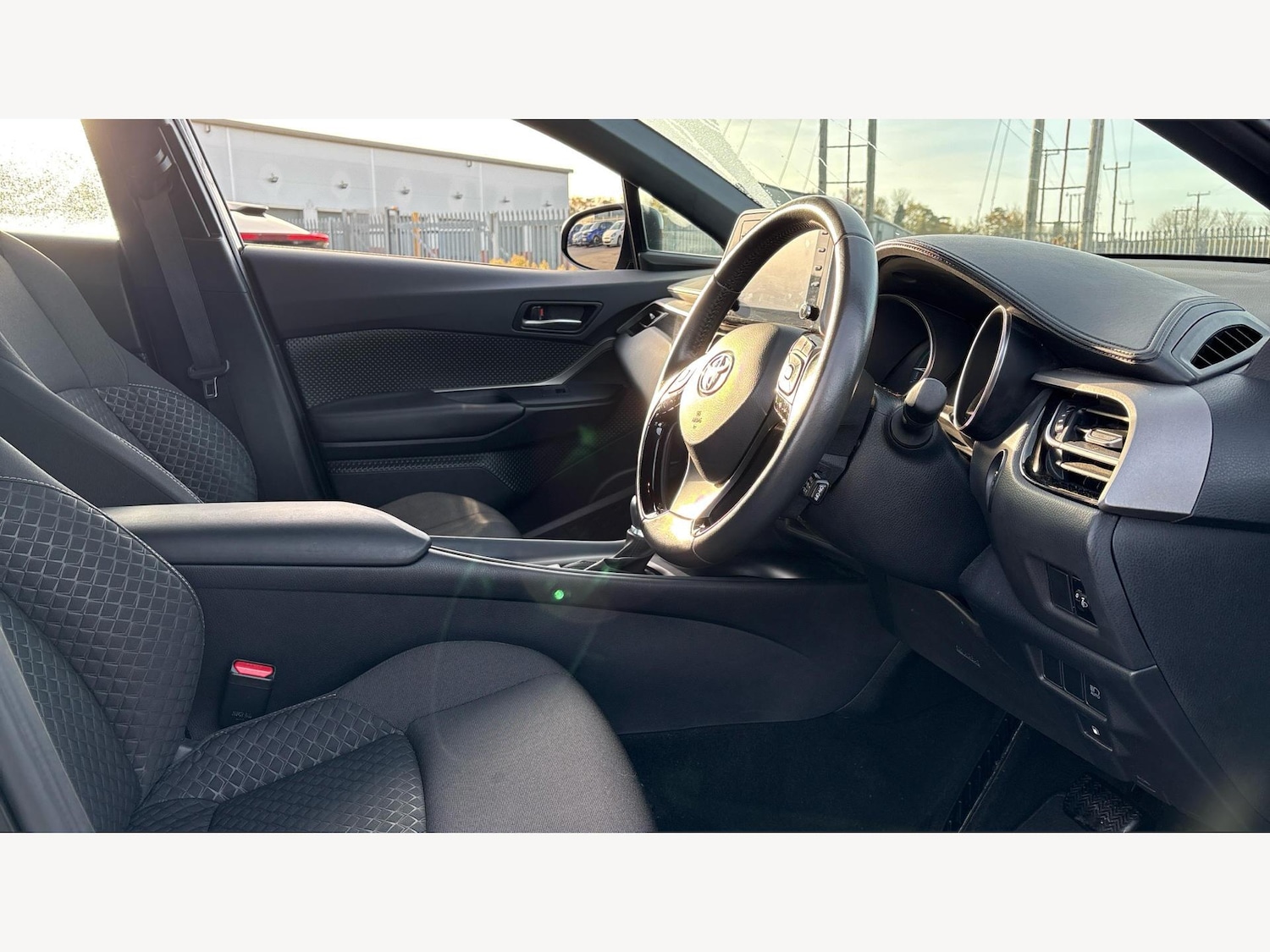 Used Toyota C-HR 2022 for sale - 77345350: Photo 13