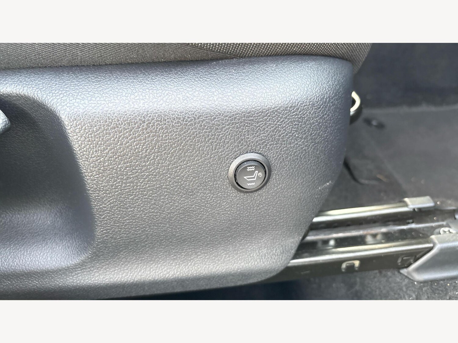 Used Toyota C-HR 2022 for sale - 77345350: Photo 31