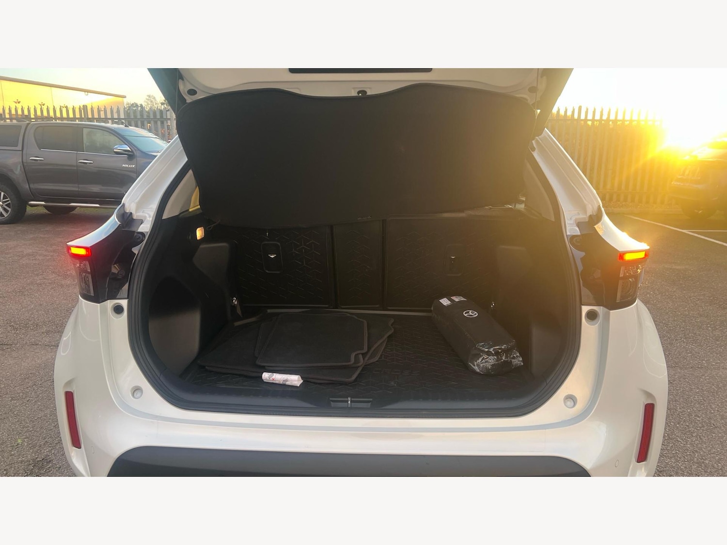 Used Toyota Yaris Cross 2024 for sale - 77097710: Photo 16