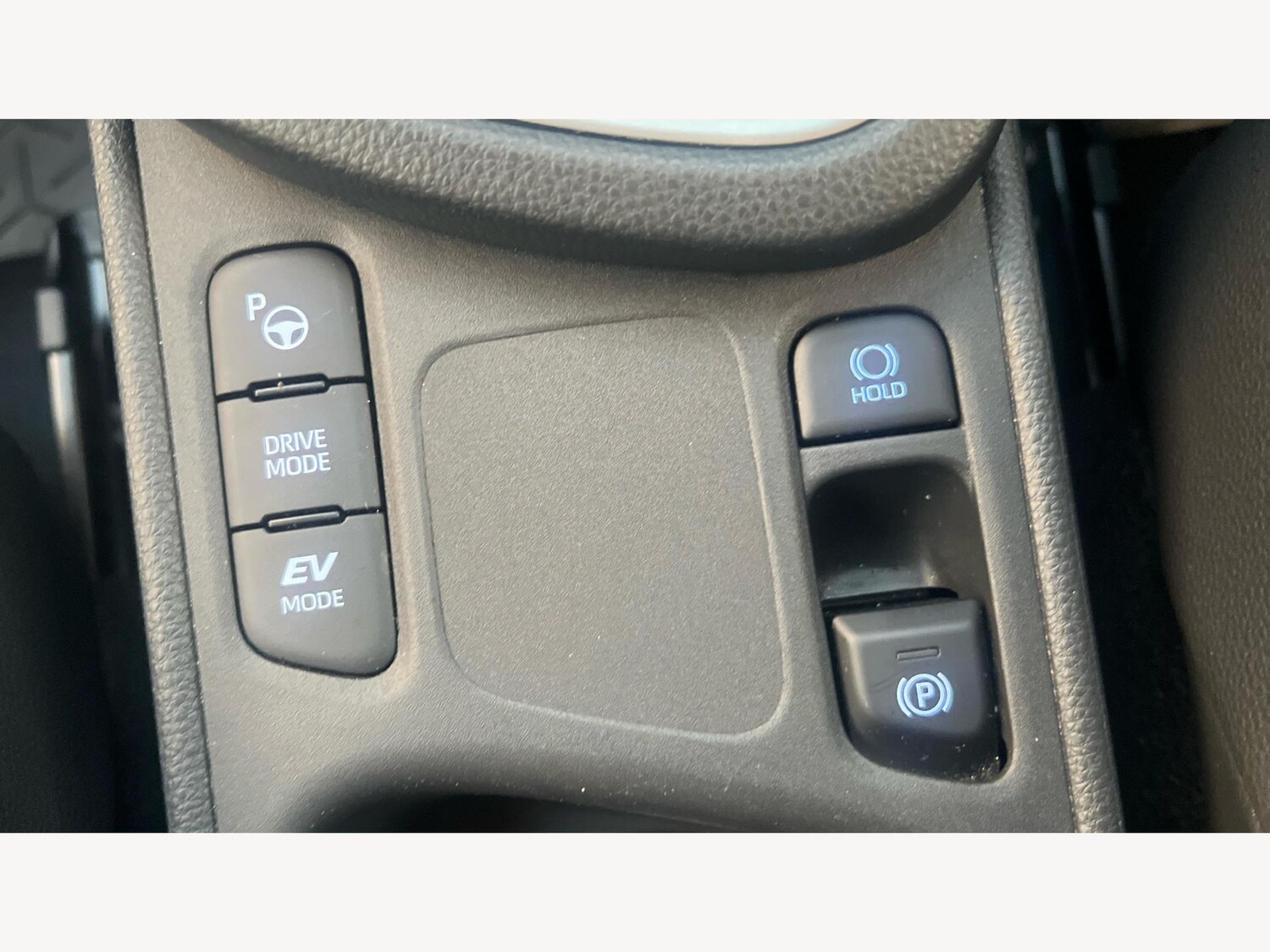 Used Toyota Yaris Cross 2024 for sale - 77097710: Photo 25