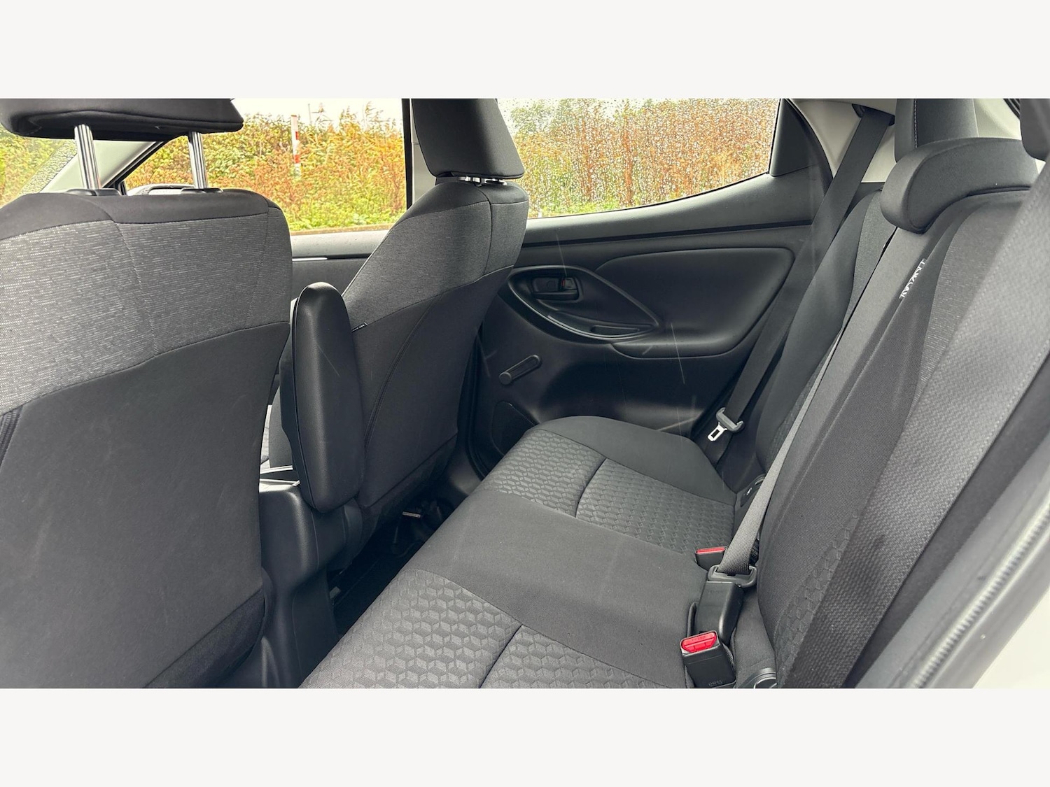 Used Toyota Yaris 2024 for sale - 76151473: Photo 15