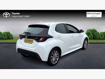 Used Toyota Yaris 2024 for sale - 76151473: Photo 2