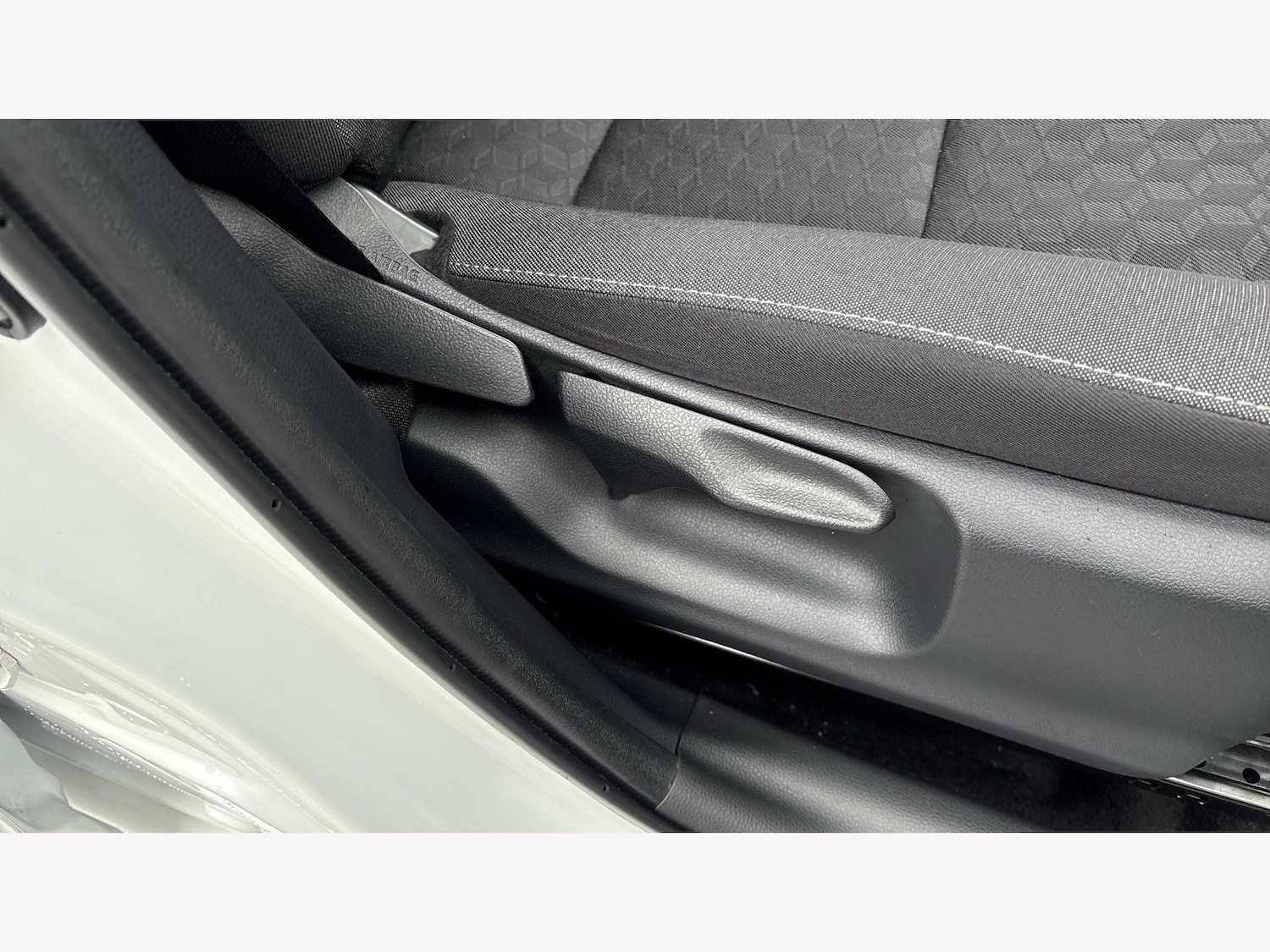 Used Toyota Yaris 2024 for sale - 76151473: Photo 30