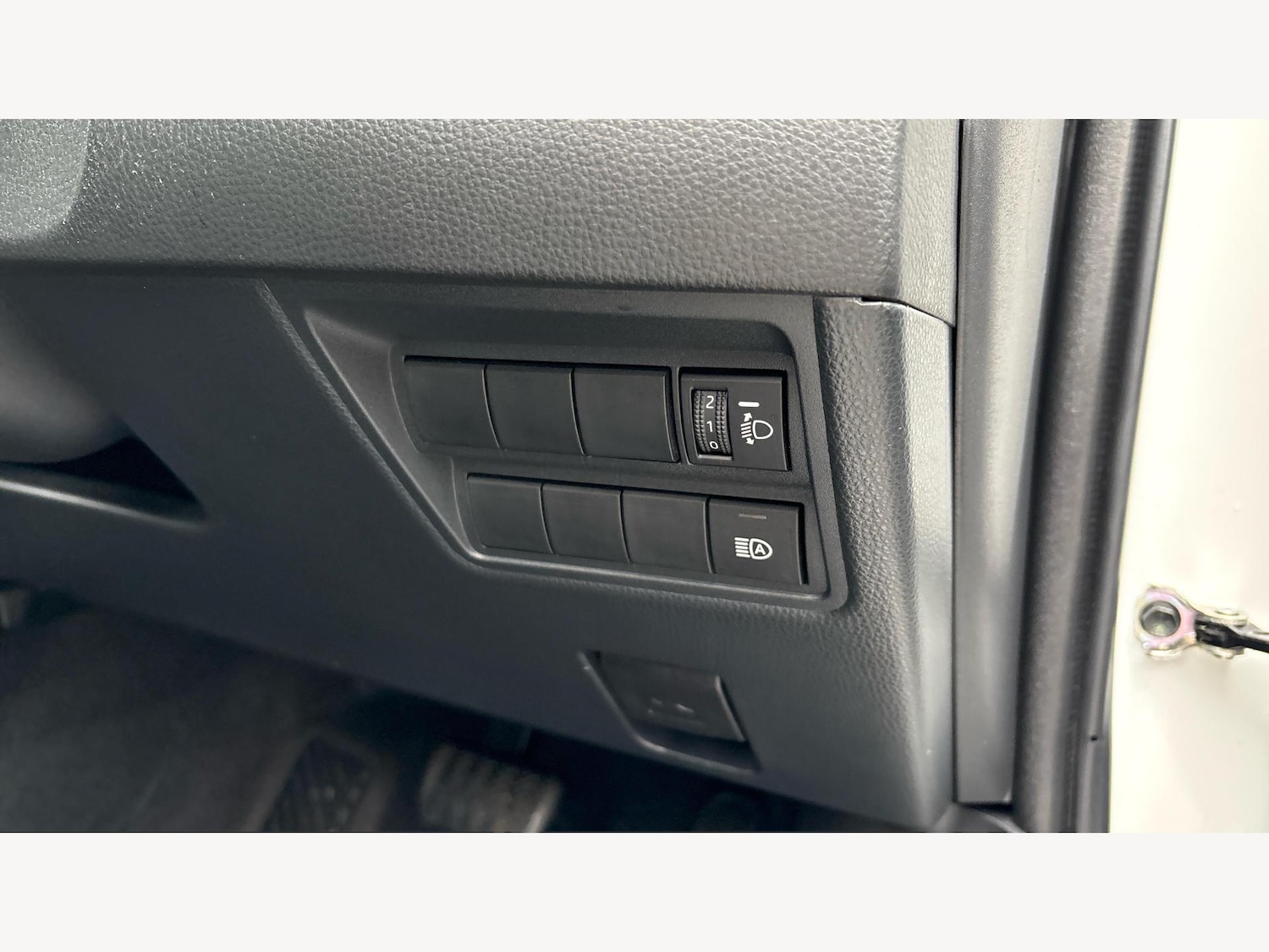 Used Toyota Yaris 2024 for sale - 76151473: Photo 31