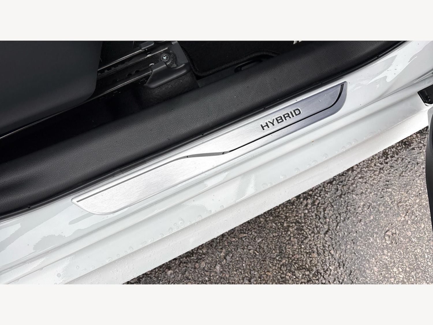 Used Toyota Yaris 2024 for sale - 76151473: Photo 32