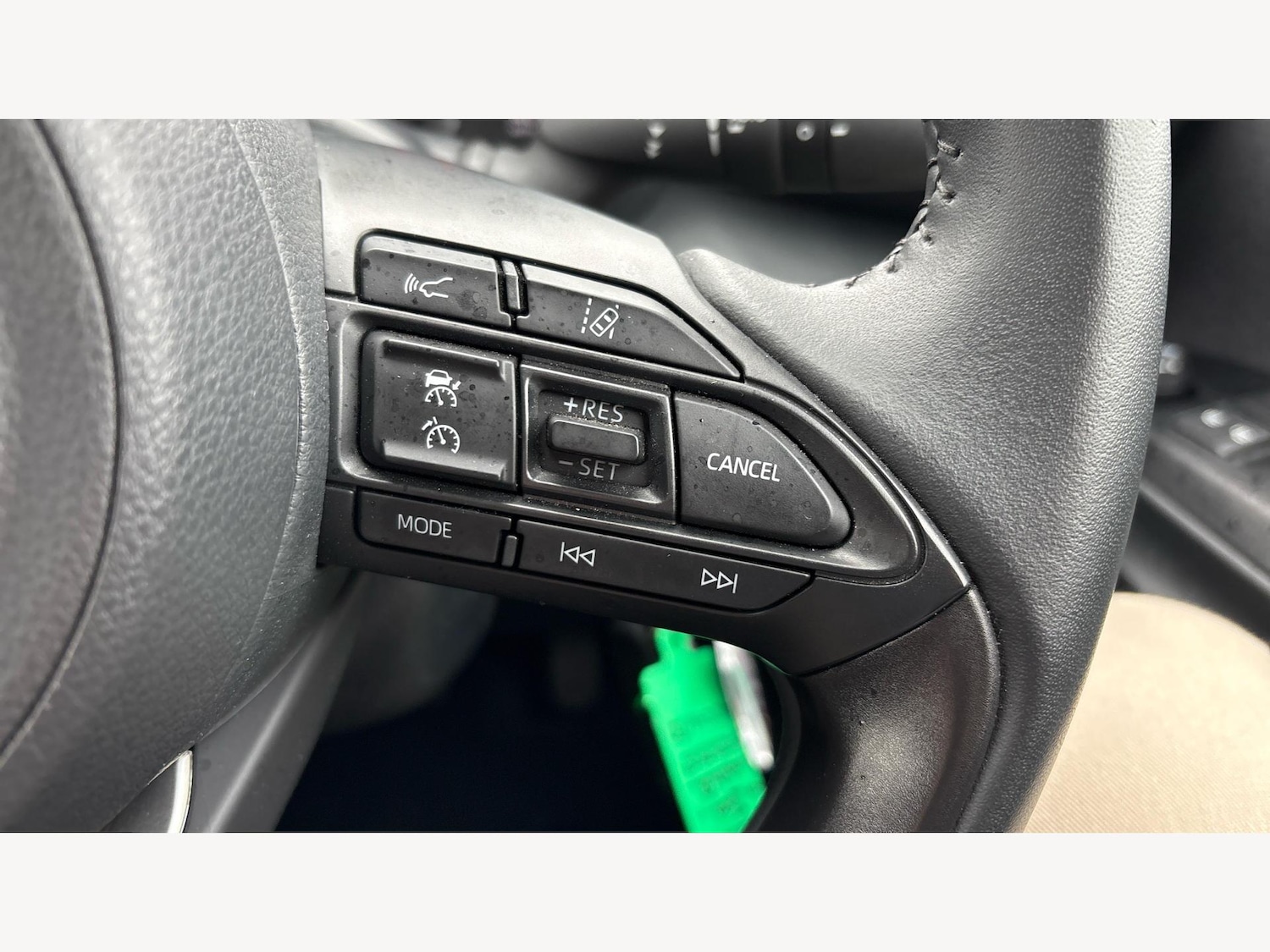 Used Toyota Yaris 2024 for sale - 76151473: Photo 35