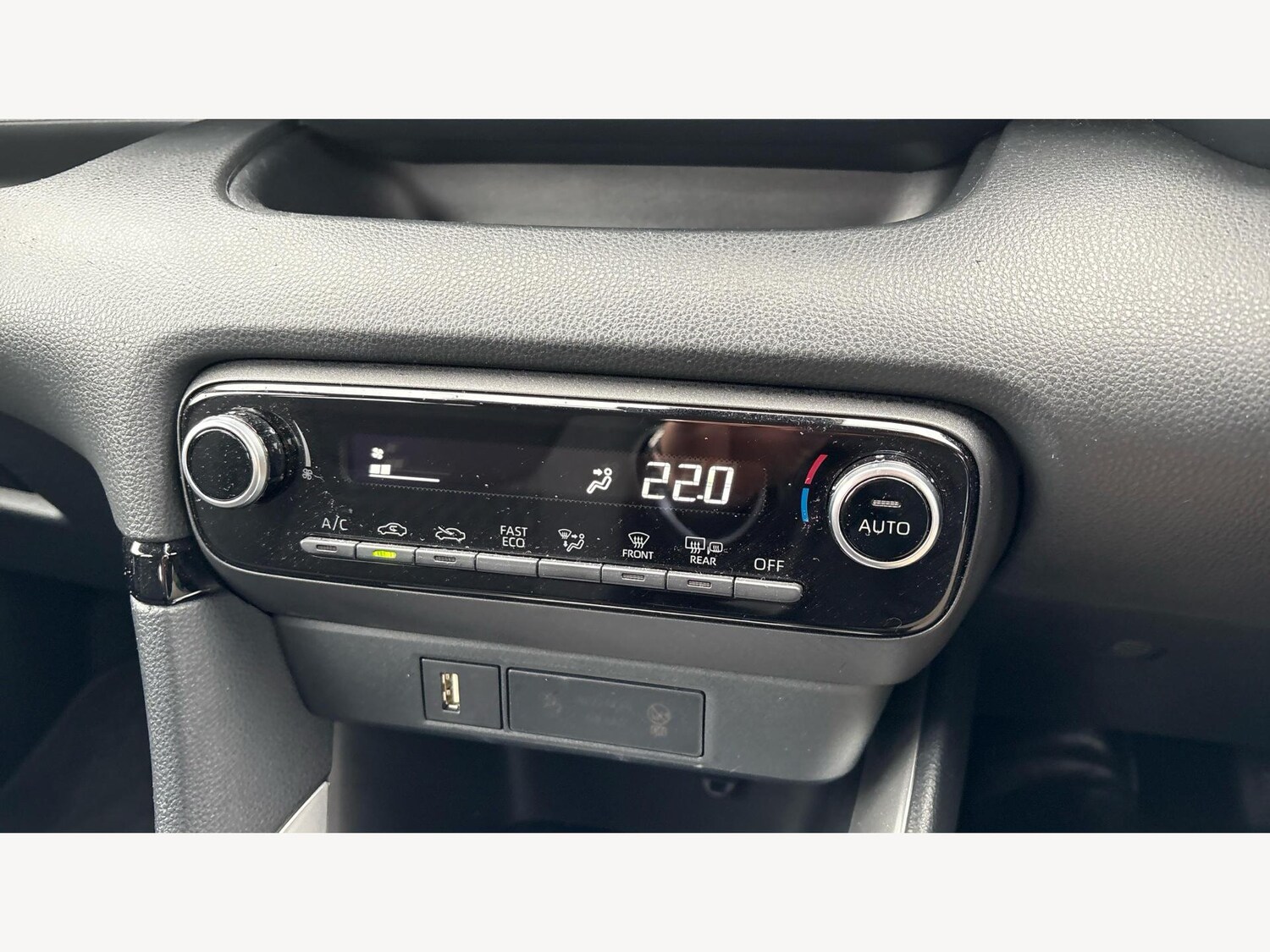 Used Toyota Yaris 2024 for sale - 76151473: Photo 38