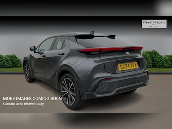 Used Toyota C-HR 2024 for sale - 76325899: Photo 2