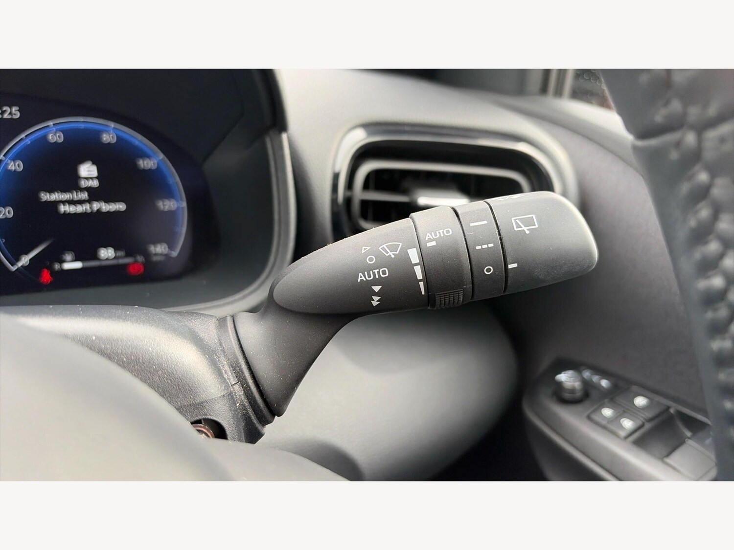 Used Toyota Yaris 2025 for sale - 77559648: Photo 35