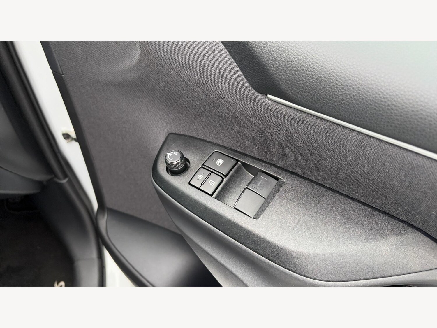 Used Toyota Yaris for sale - 77909786: Photo 28