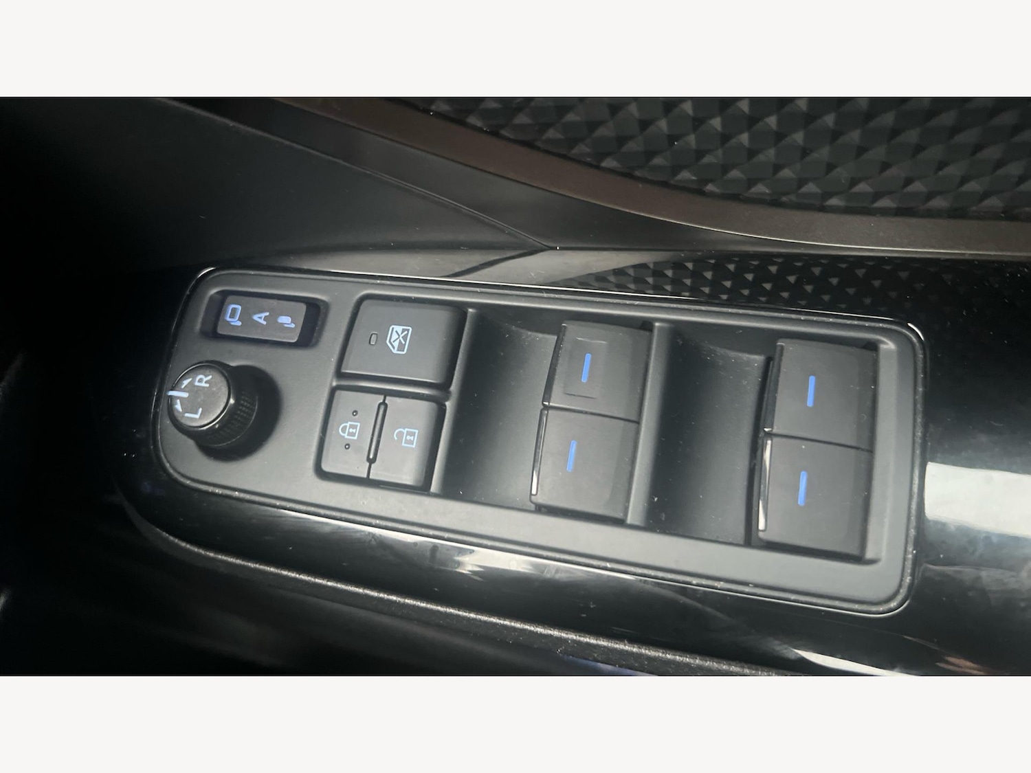 Used Toyota C-HR 2022 for sale - 76689057: Photo 23