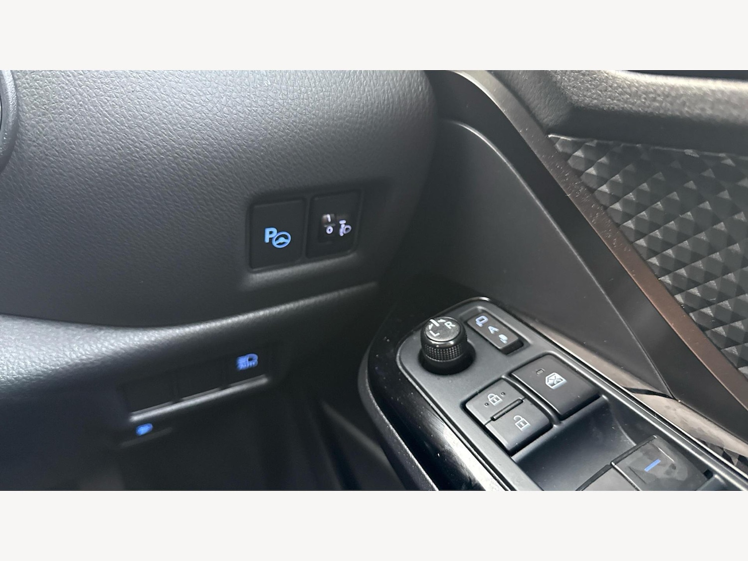 Used Toyota C-HR 2022 for sale - 76689057: Photo 28