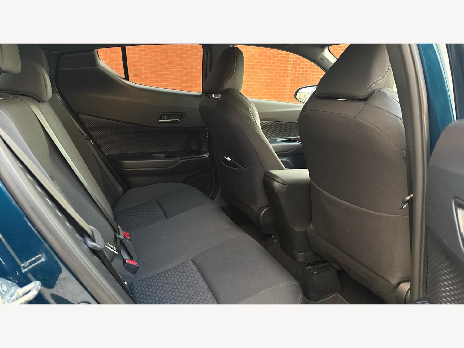 Used Toyota C-HR 2023 for sale - 76689967: Photo 14