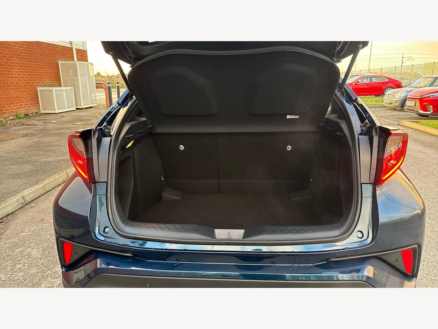 Used Toyota C-HR 2023 for sale - 76689967: Photo 16