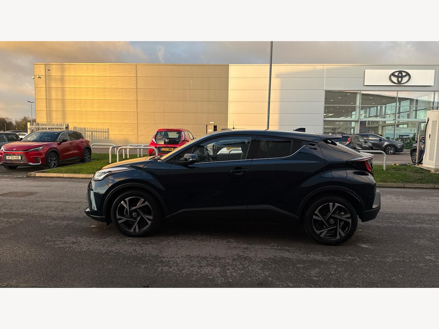 Used Toyota C-HR 2023 for sale - 76689967: Photo 19