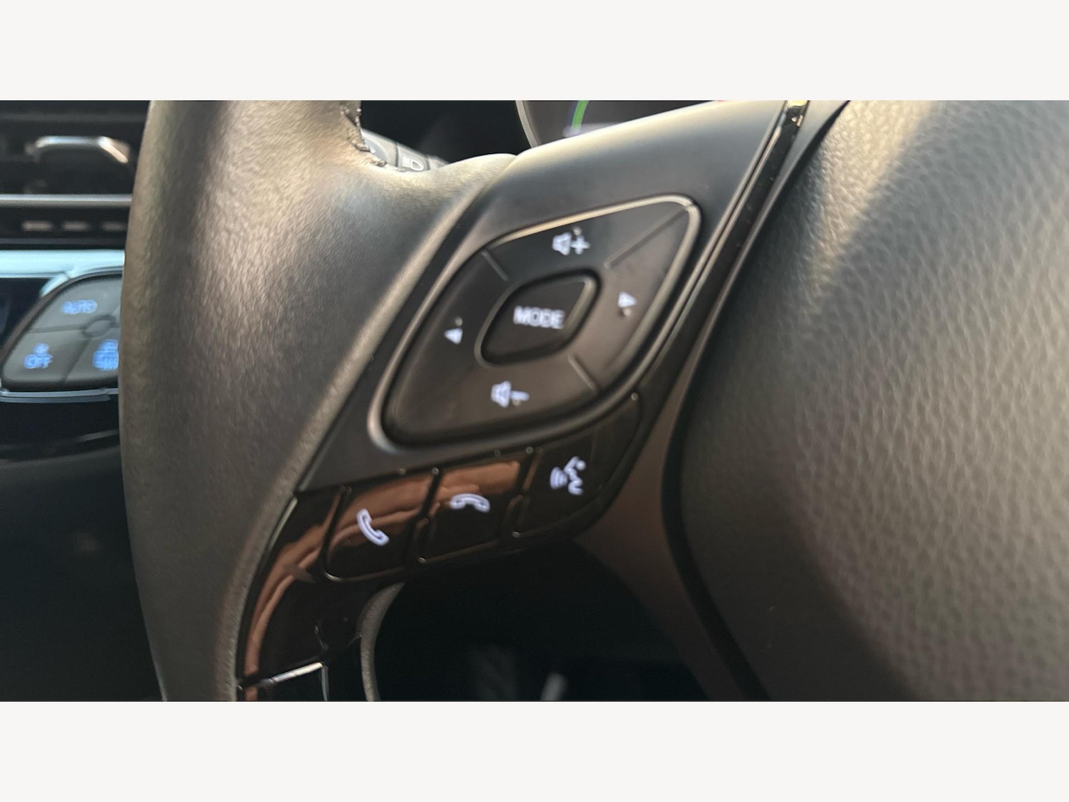 Used Toyota C-HR 2023 for sale - 76689967: Photo 28