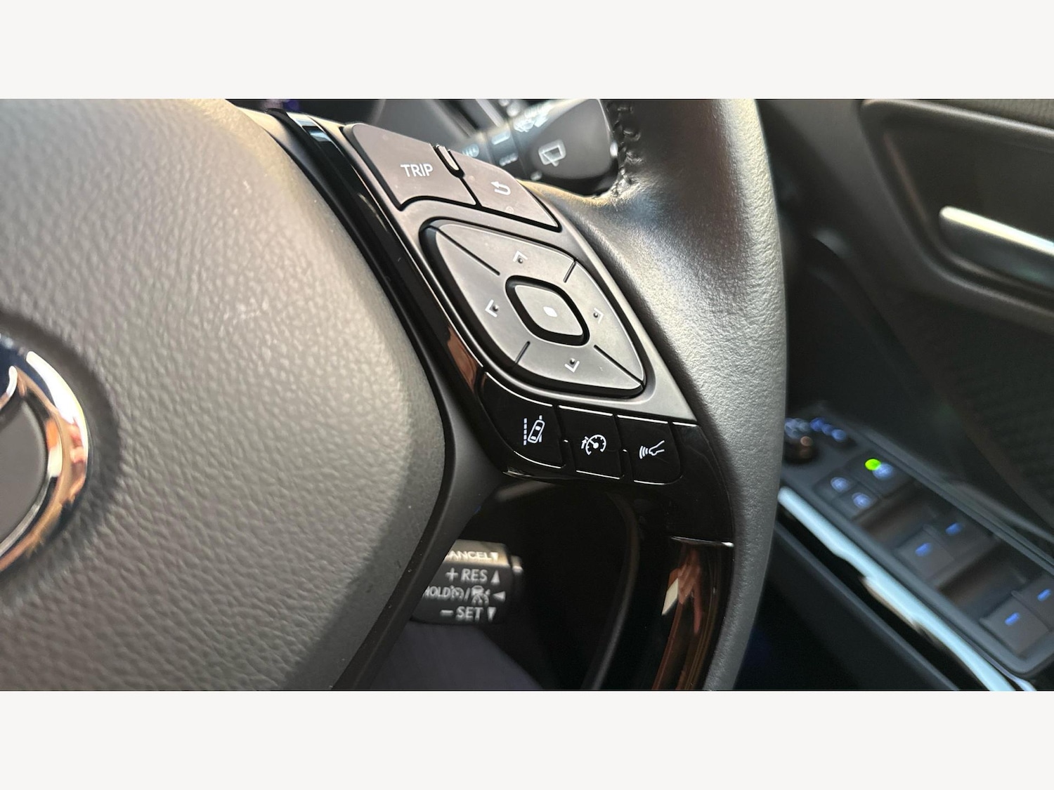 Used Toyota C-HR 2023 for sale - 76689967: Photo 31