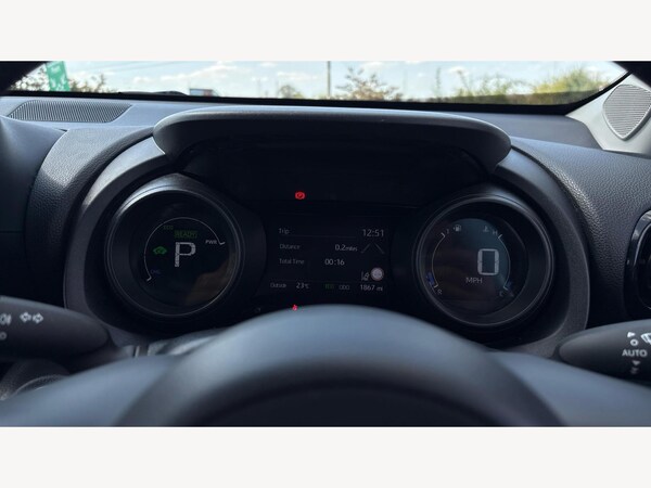 Used Toyota Yaris Cross 2023 for sale - 75600186: Photo 11