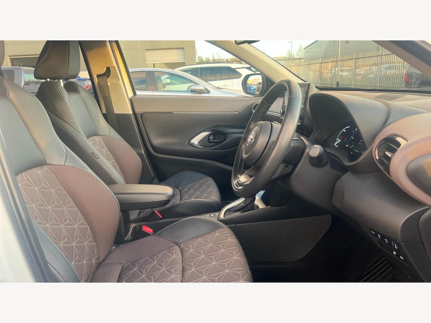 Used Toyota Yaris Cross 2024 for sale - 76573120: Photo 13