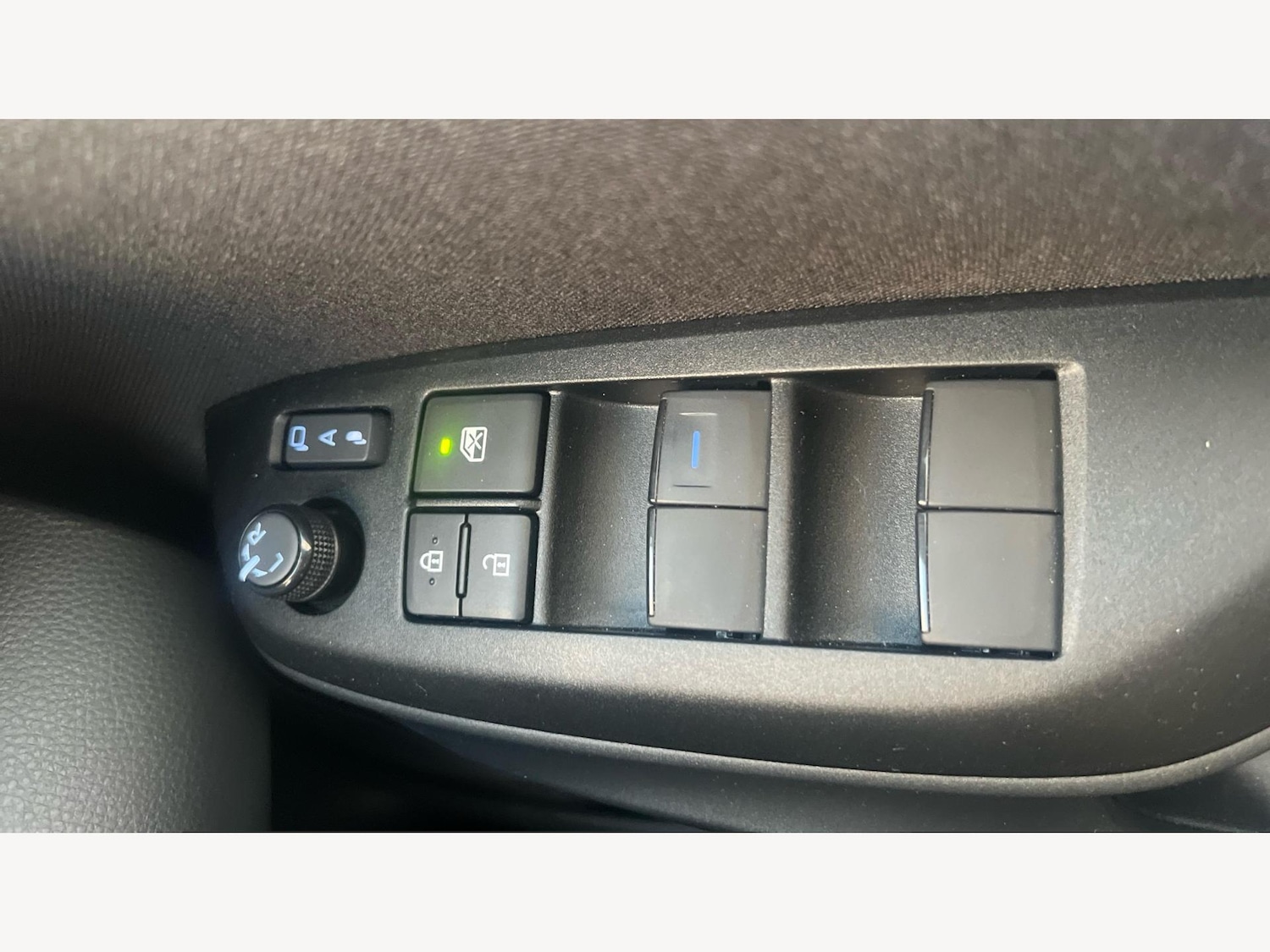 Used Toyota Yaris Cross 2024 for sale - 76573120: Photo 23