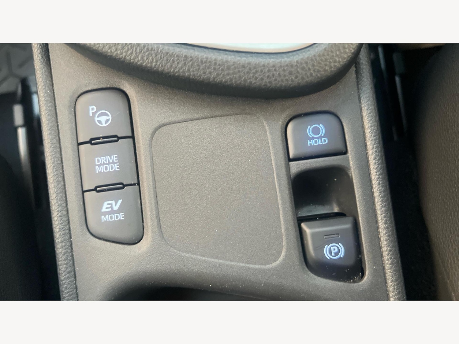 Used Toyota Yaris Cross 2024 for sale - 76573120: Photo 25