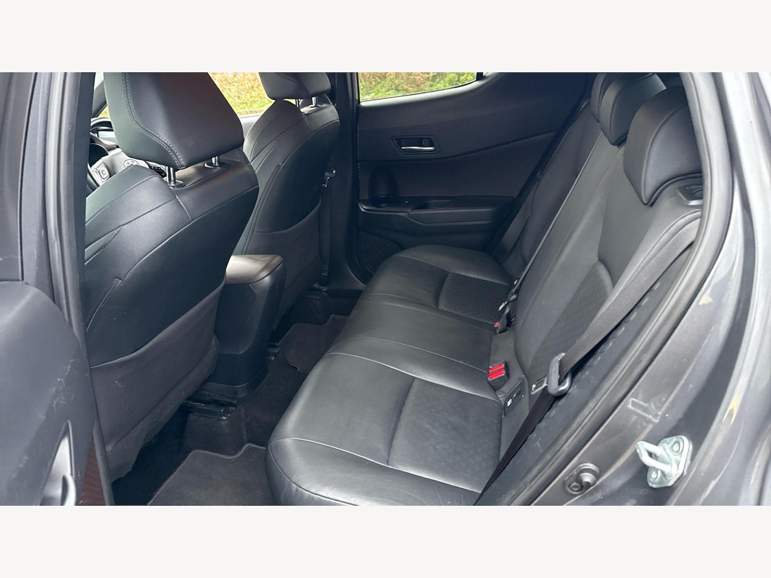 Used Toyota C-HR 2019 for sale - 77131884: Photo 15