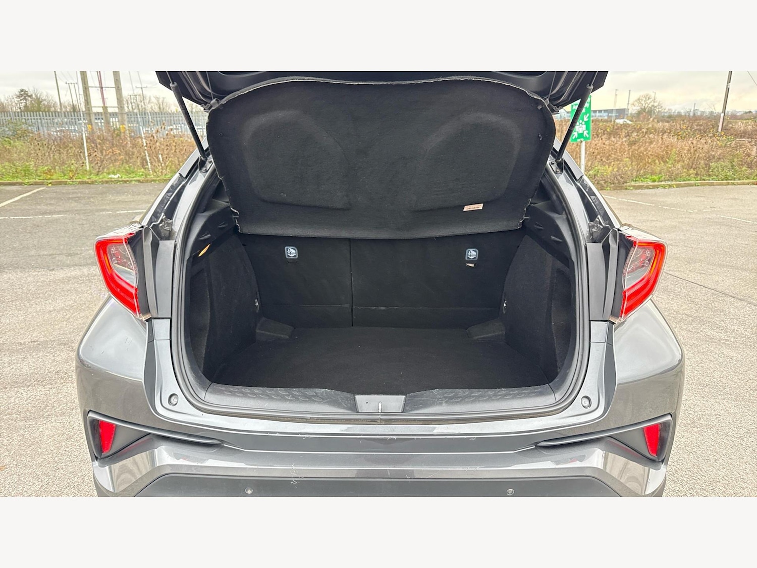 Used Toyota C-HR 2019 for sale - 77131884: Photo 16