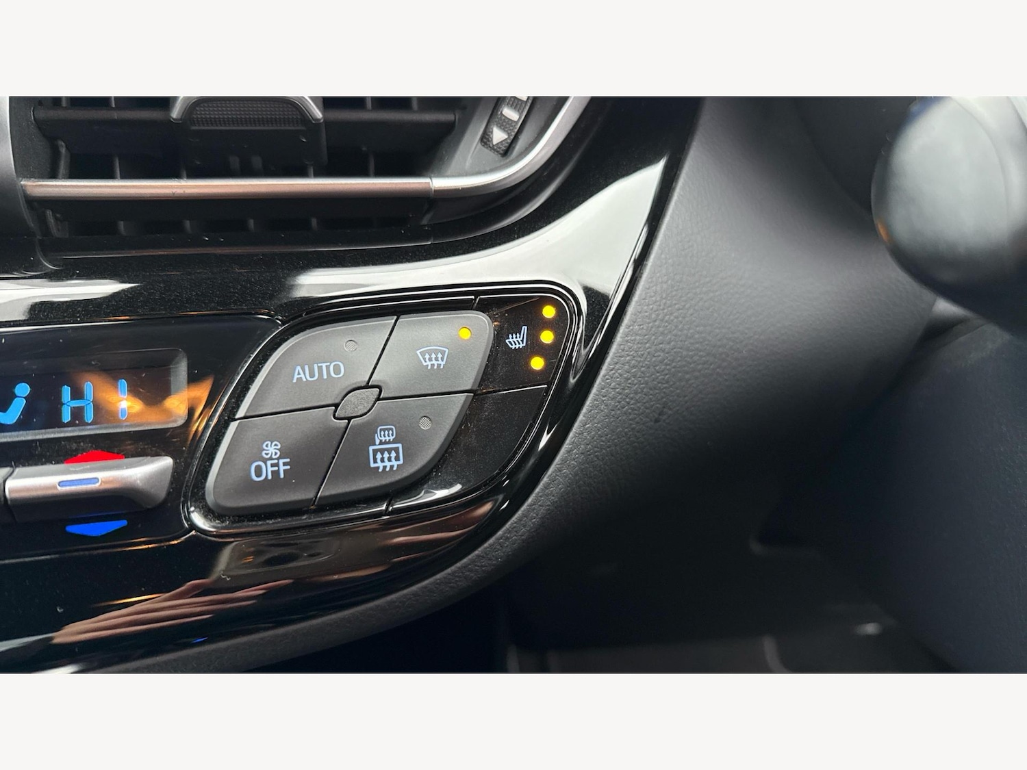 Used Toyota C-HR 2019 for sale - 77131884: Photo 26