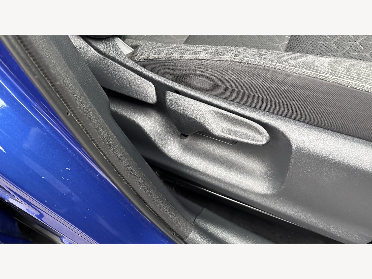 Used Toyota Yaris Cross 2023 for sale - 77559803: Photo 30