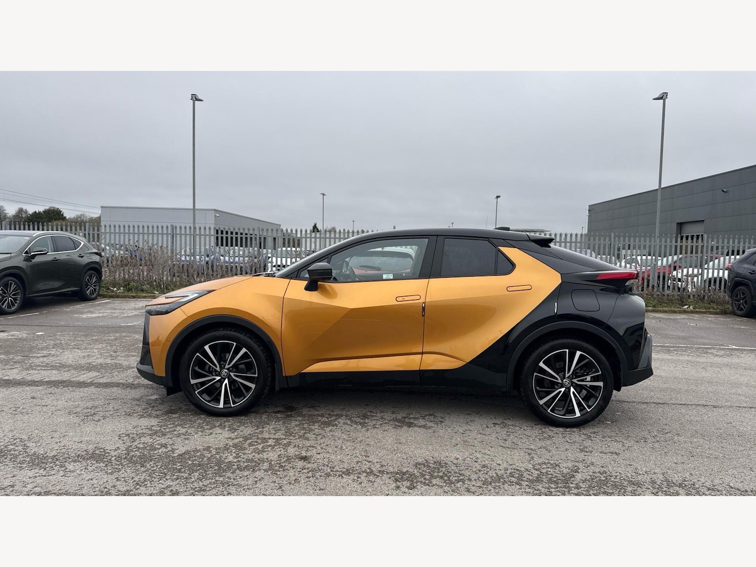 Used Toyota C-HR 2024 for sale - 77799310: Photo 19