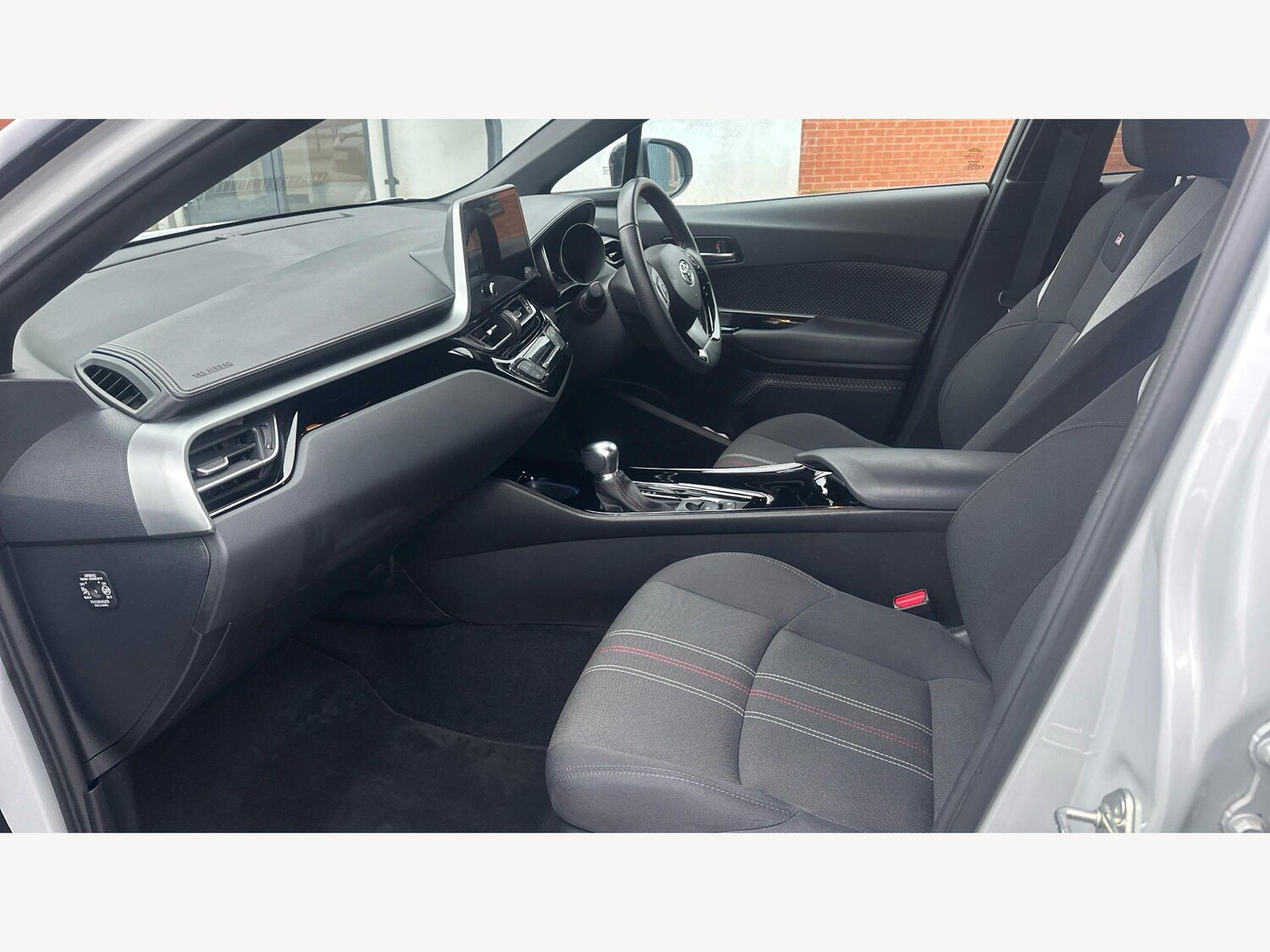 Used Toyota C-HR 2023 for sale - 77908479: Photo 12