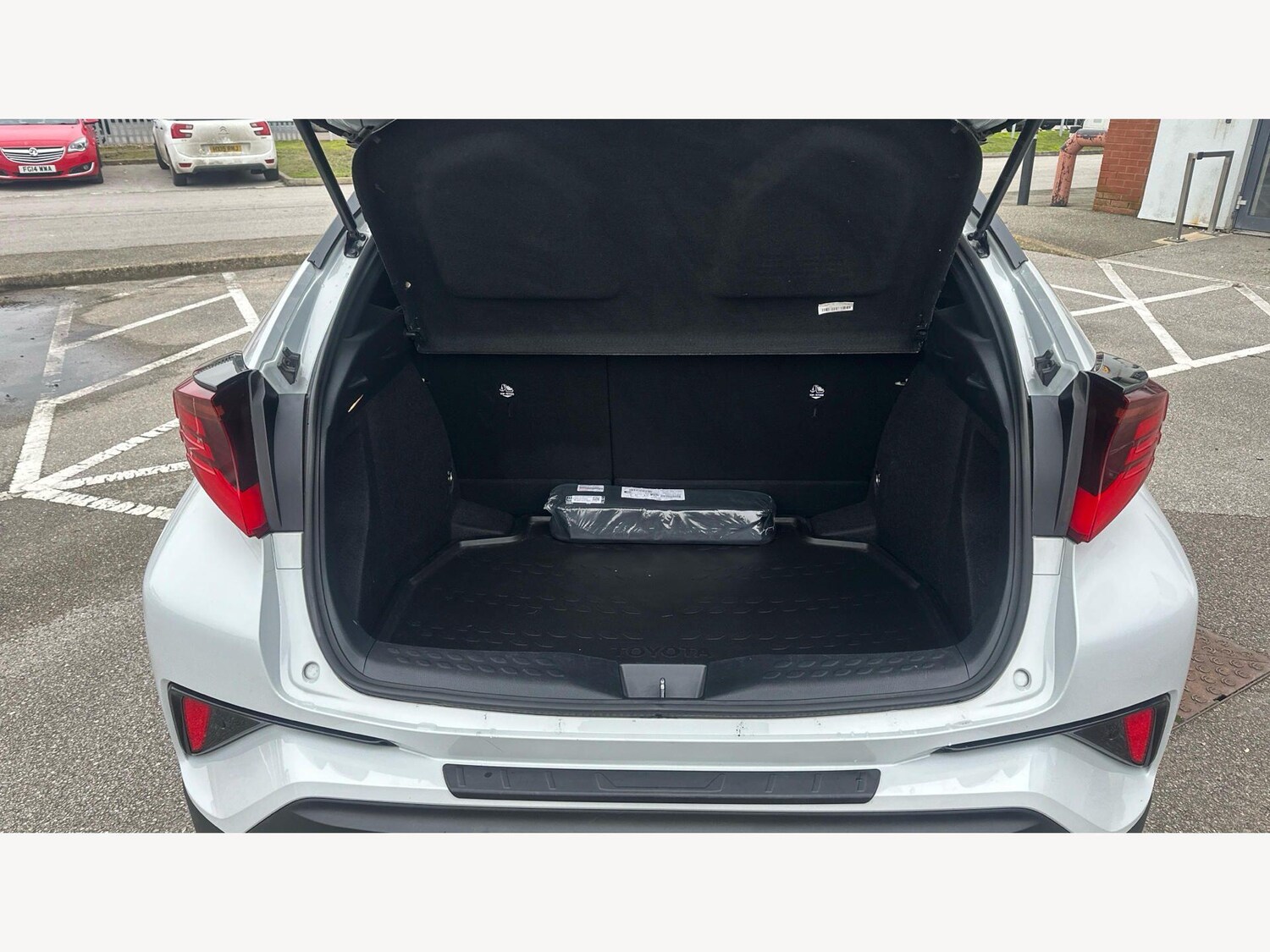 Used Toyota C-HR 2023 for sale - 77908479: Photo 16