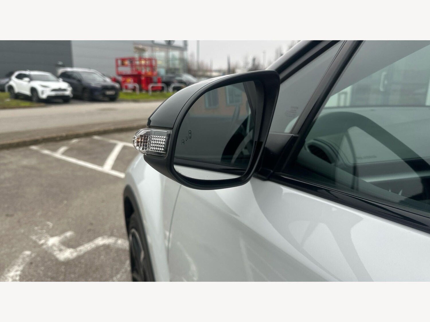 Used Toyota C-HR 2023 for sale - 77908479: Photo 28