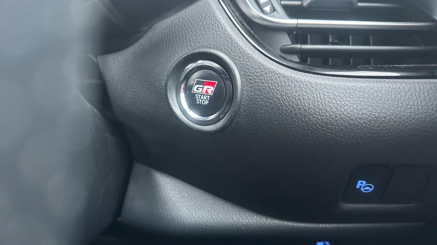 Used Toyota C-HR 2023 for sale - 77908479: Photo 33