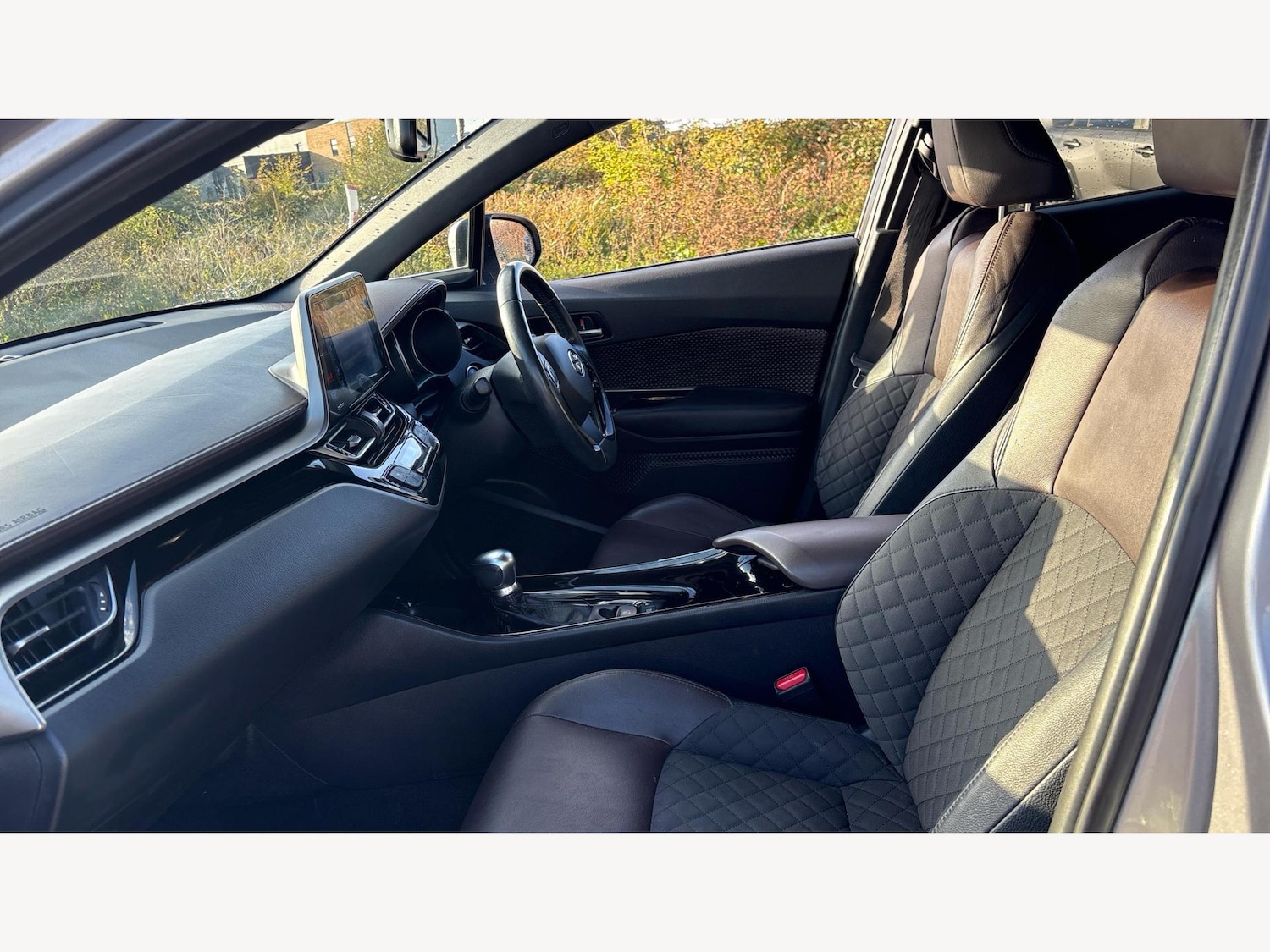 Used Toyota C-HR 2018 for sale - 76099210: Photo 12