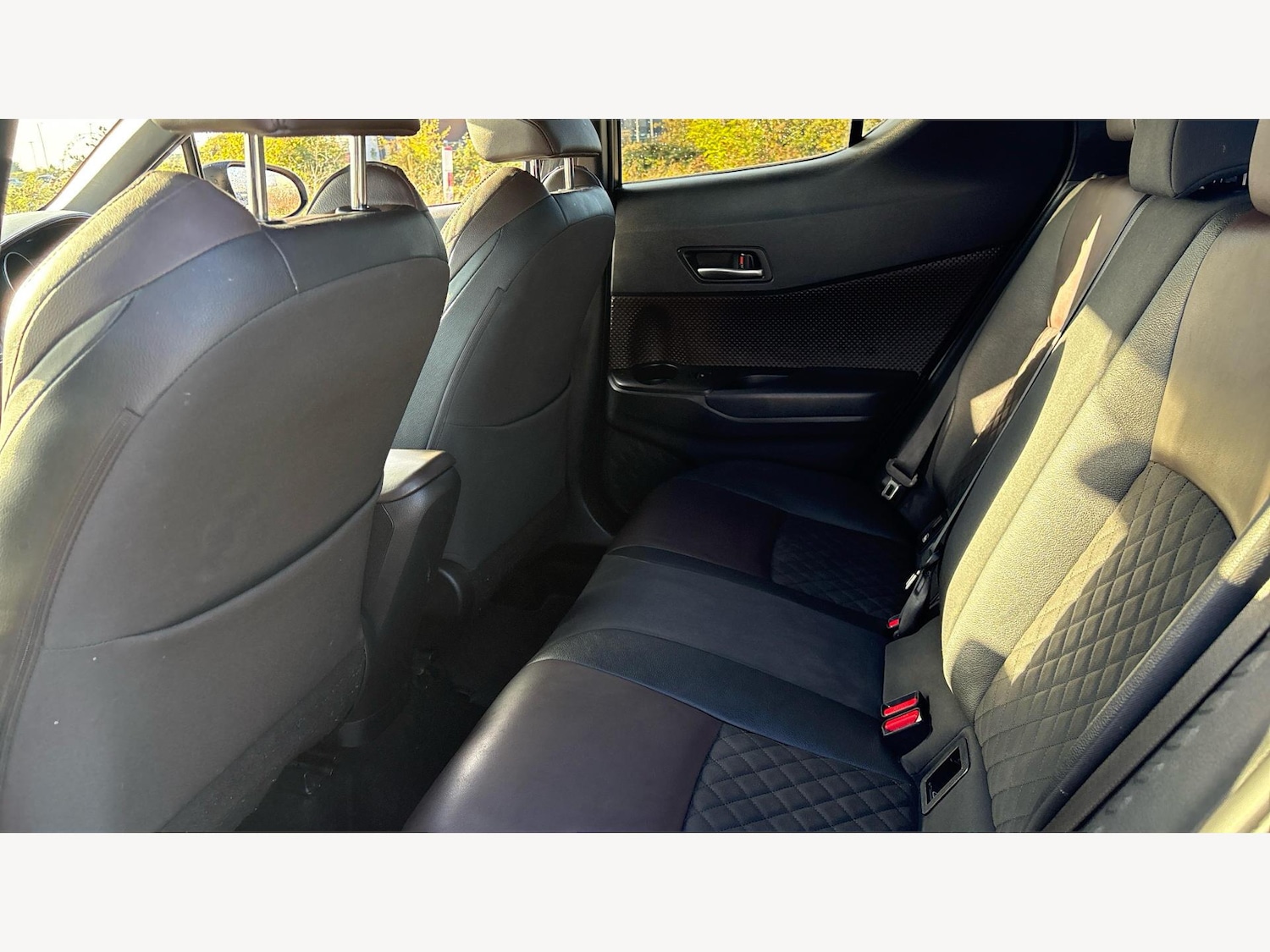 Used Toyota C-HR 2018 for sale - 76099210: Photo 15