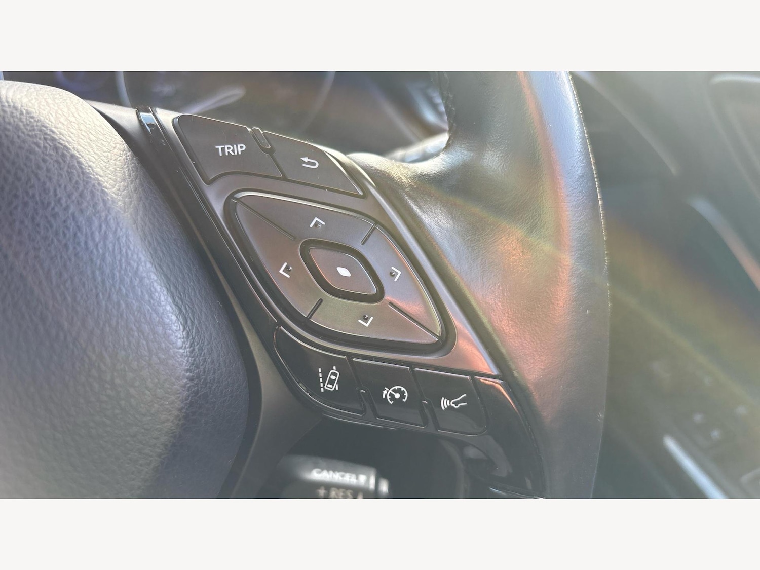 Used Toyota C-HR 2018 for sale - 76099210: Photo 24