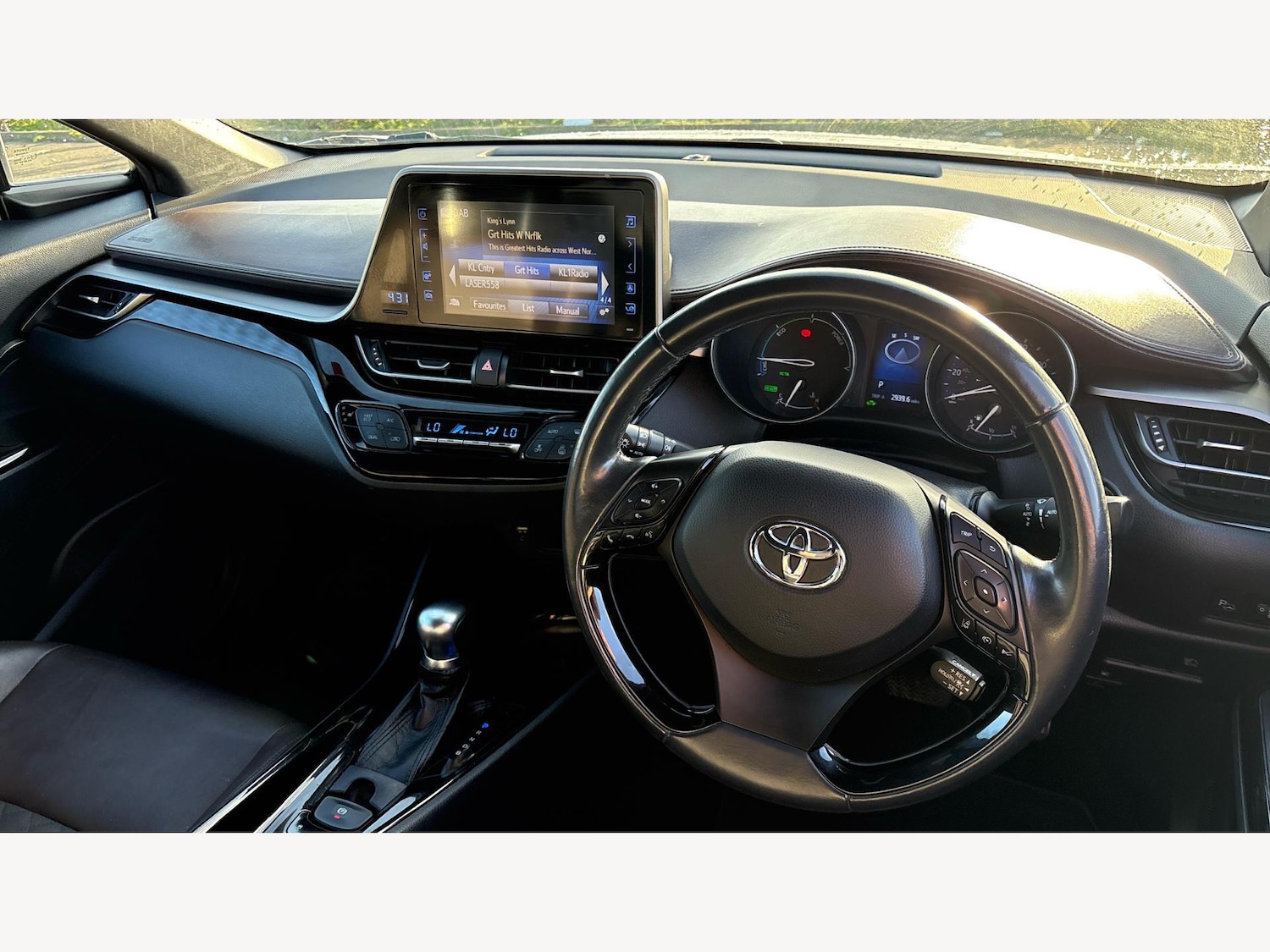 Used Toyota C-HR 2018 for sale - 76099210: Photo 8