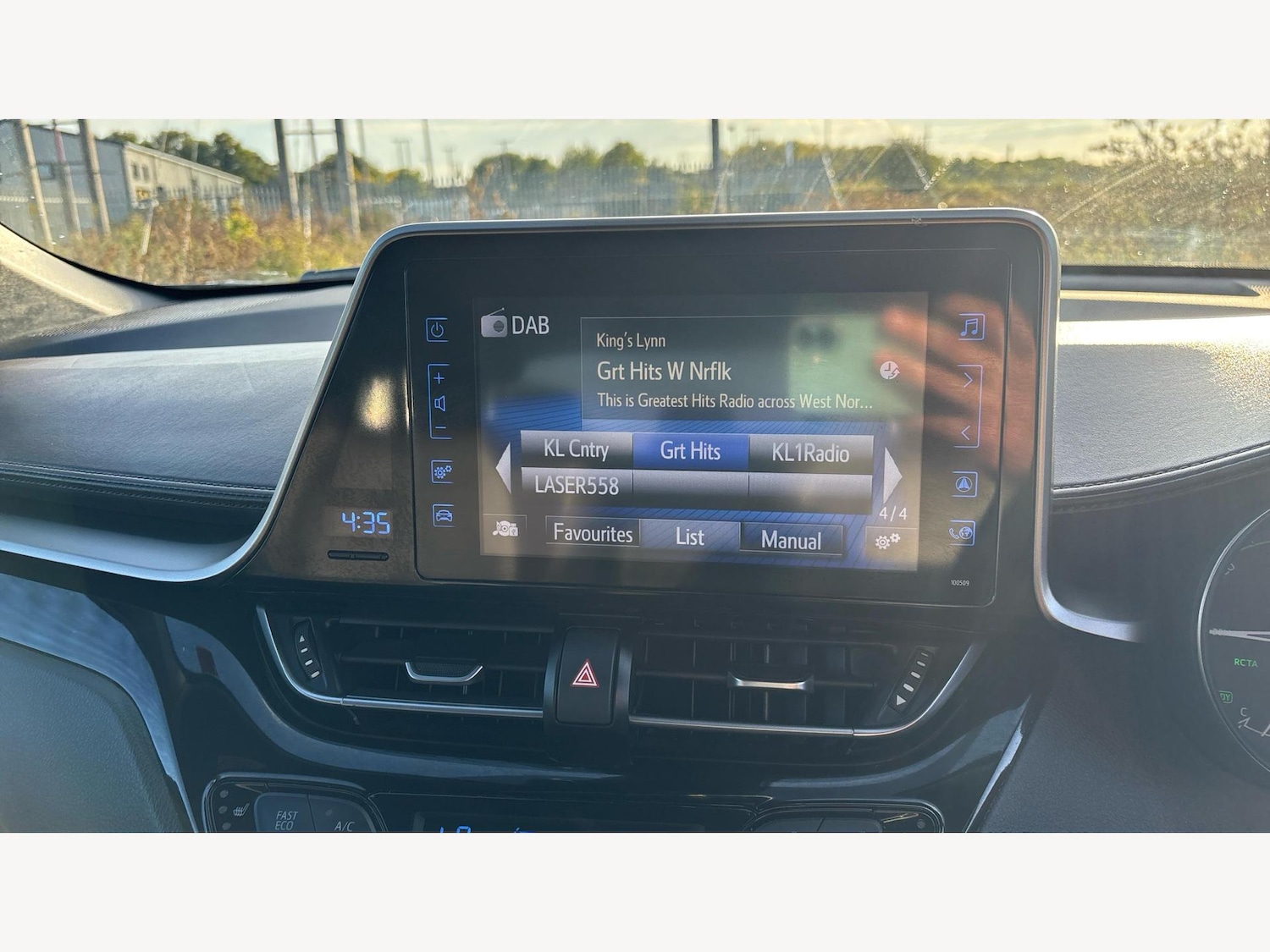 Used Toyota C-HR 2018 for sale - 76099210: Photo 9