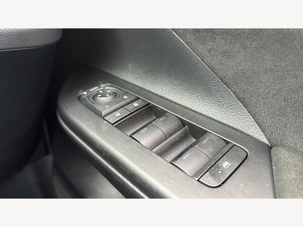 Used Toyota C-HR 2024 for sale - 76201083: Photo 25