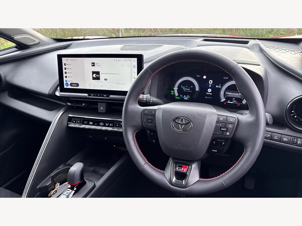 Used Toyota C-HR 2024 for sale - 76201083: Photo 8