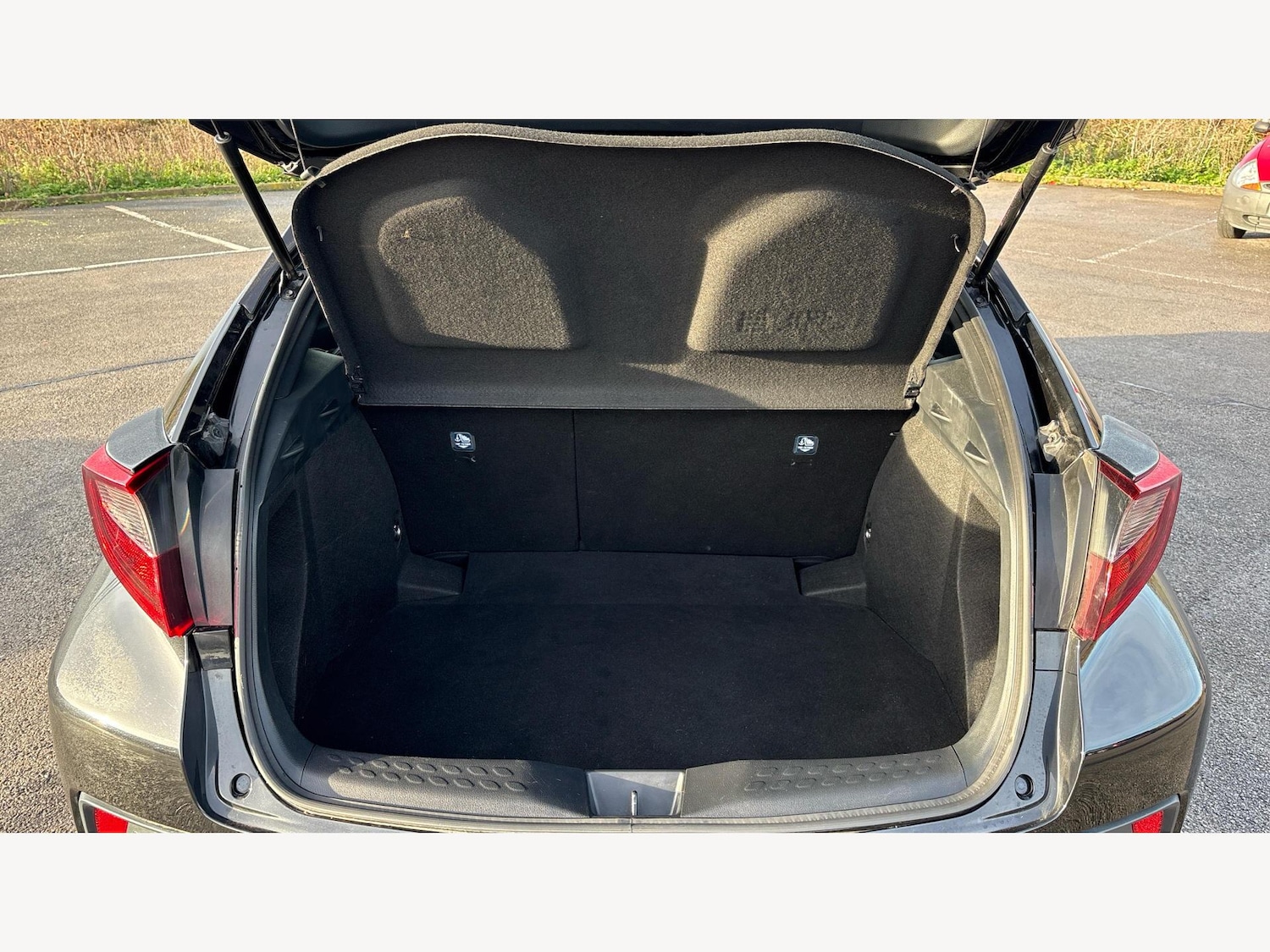 Used Toyota C-HR 2022 for sale - 76766021: Photo 16