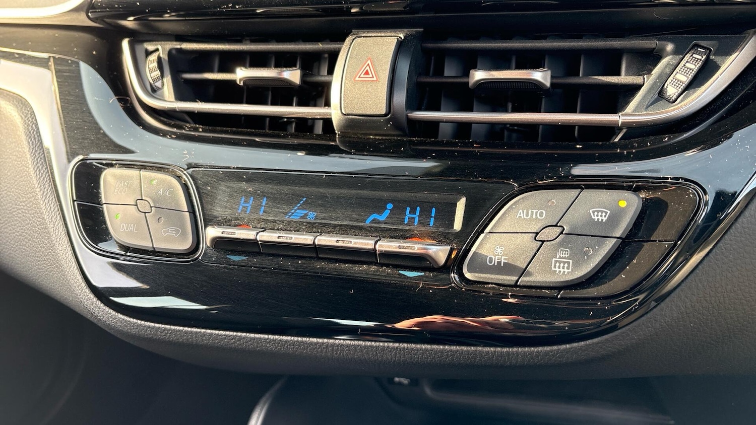 Used Toyota C-HR 2022 for sale - 76766021: Photo 38