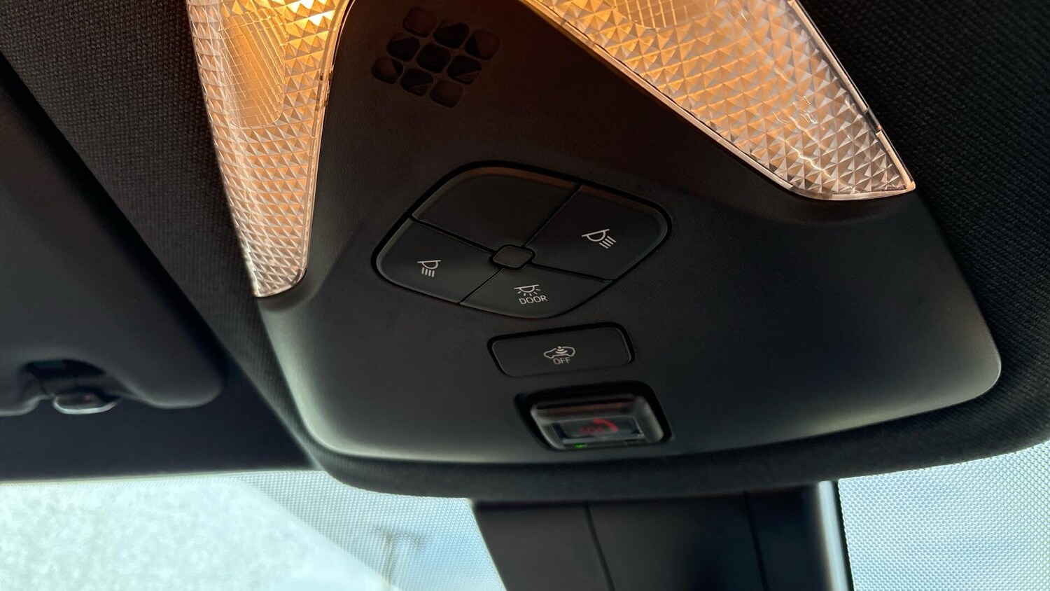 Used Toyota C-HR 2022 for sale - 76766021: Photo 42