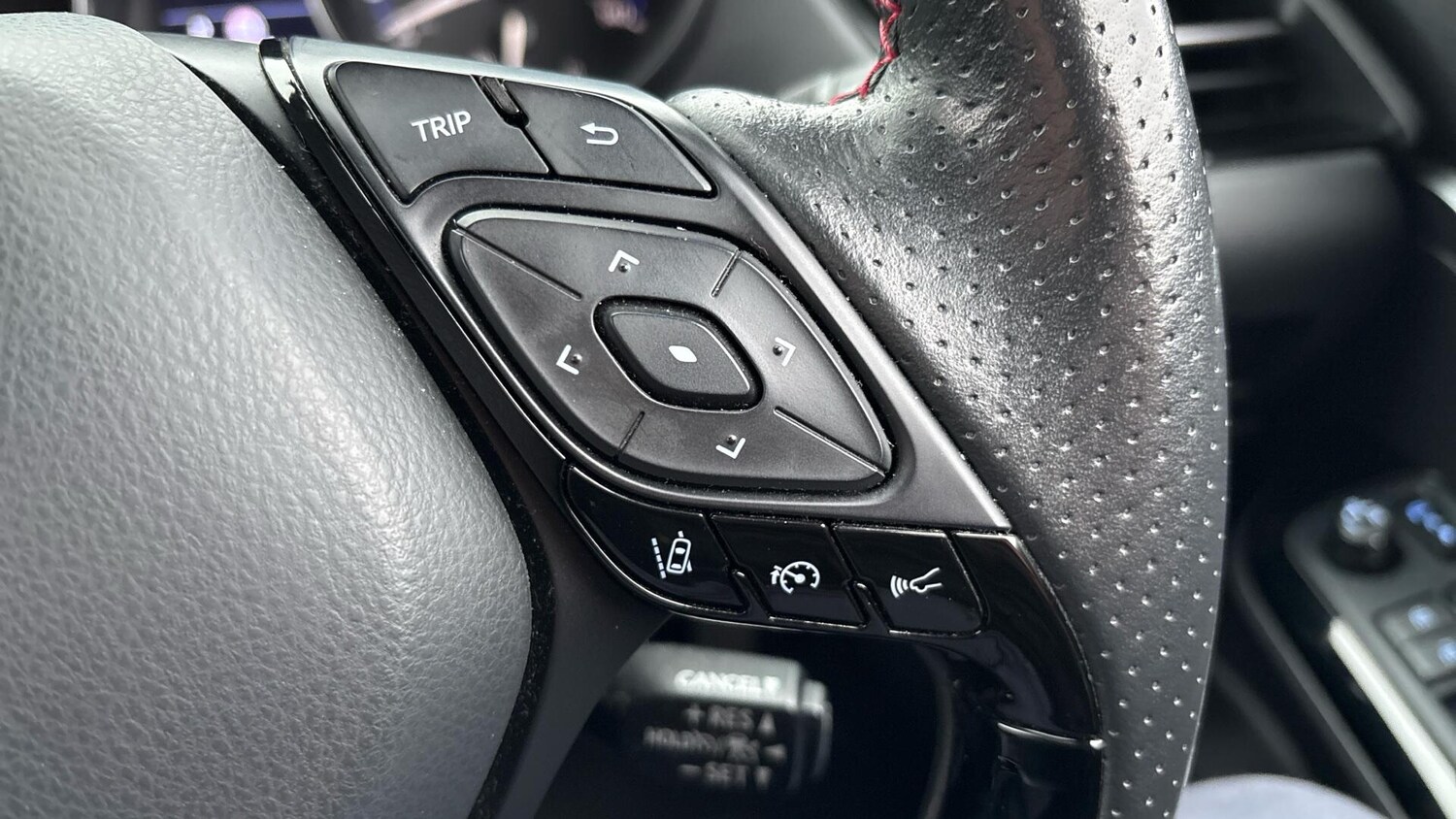 Used Toyota C-HR 2021 for sale - 77560043: Photo 42