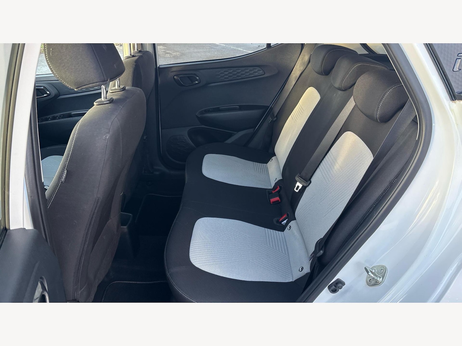 Used Hyundai i10 2020 for sale - 77098195: Photo 15