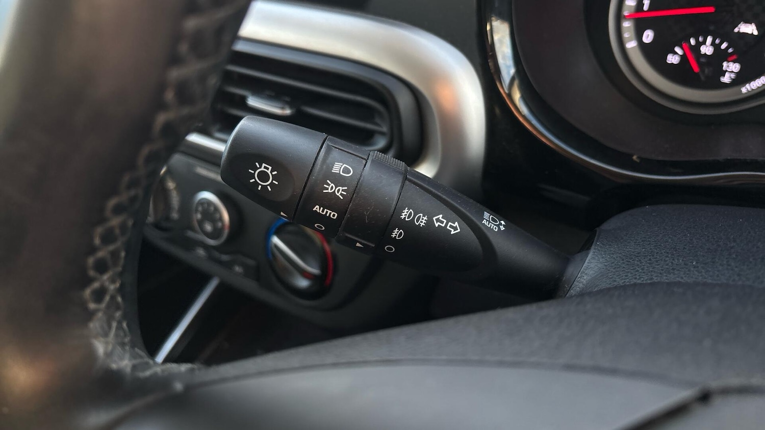 Used Hyundai i10 2020 for sale - 77098195: Photo 32