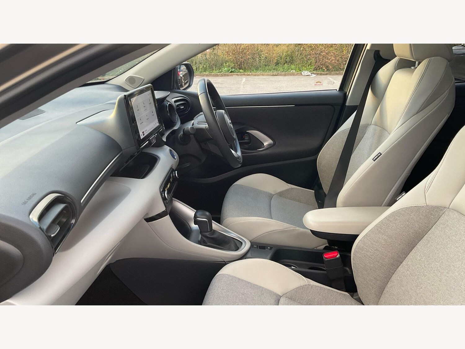 Used Toyota Yaris 2023 for sale - 76976827: Photo 12