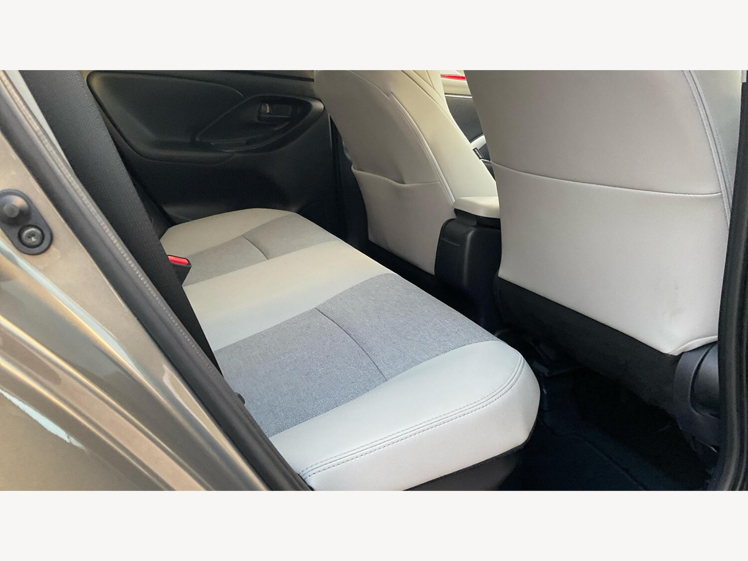 Used Toyota Yaris 2023 for sale - 76976827: Photo 14